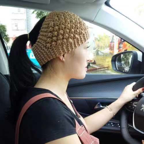 Breites gestricktes Ohrenschutz-Stirnband für Damen, winterlich warmes Haar-Accessoire mit Blumenmuster