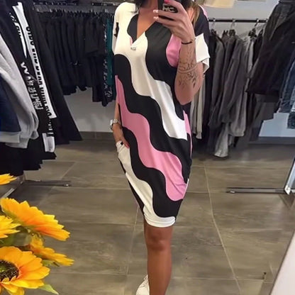 Дамска рокля с V-образно деколте и къс ръкав