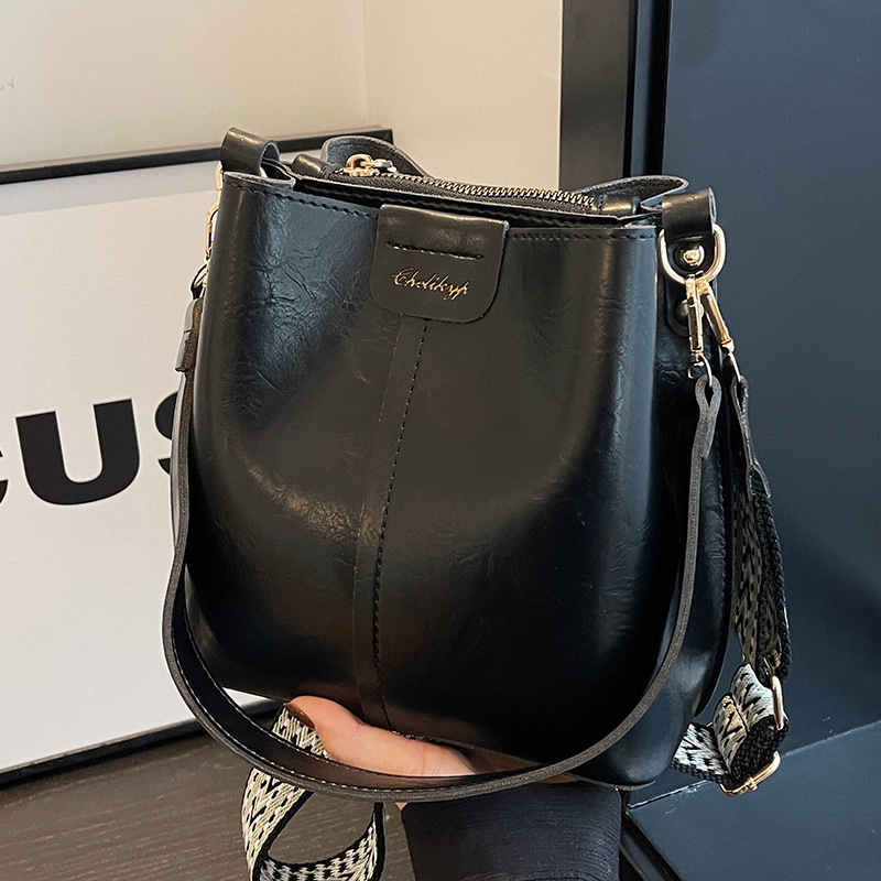 👜 🎀 Damen Vintage Umhängetasche mit großem Fassungsvermögen – Geräumig, stilvoll & perfekt für den täglichen Weg zur Arbeit – Elegant, vielseitig & zeitlos 💫