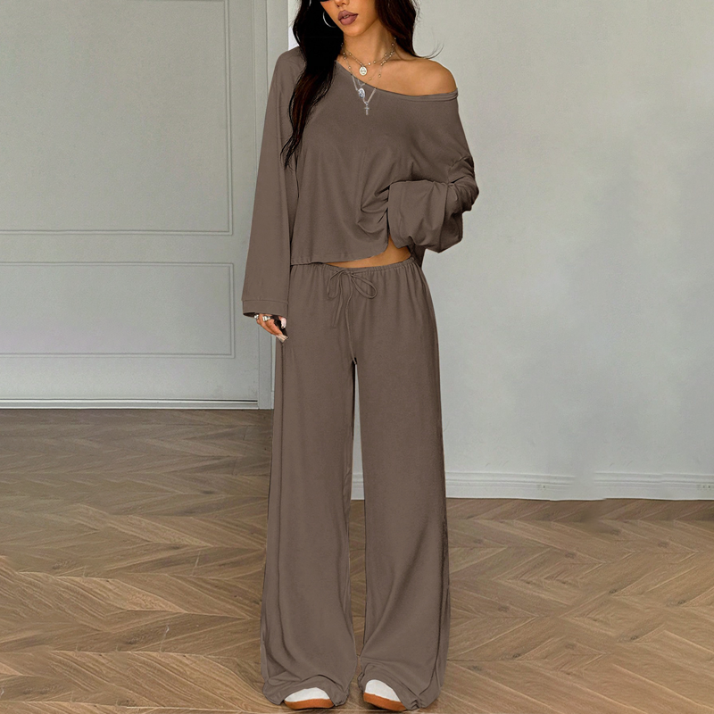 👖 Damen-Outfit bestehend aus schulterfreiem Oberteil und Hose