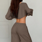 👖 Damen-Outfit bestehend aus schulterfreiem Oberteil und Hose