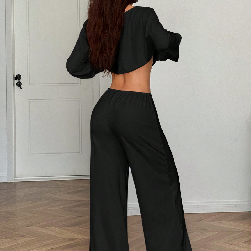 👖 Damen-Outfit bestehend aus schulterfreiem Oberteil und Hose